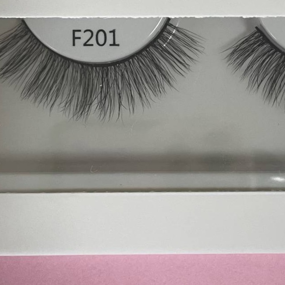3D Mink Natural Wispy MINK Everyday Cotton Band Lashes 3 Pack